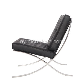 Black Leather Knoll Barcelona Mpando ndi Ottoman